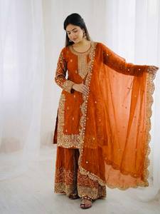 Conjunto de Traje Palazzo Bordado para Mujer con Lentejuelas y Dupatta de Seda - Product Image 3