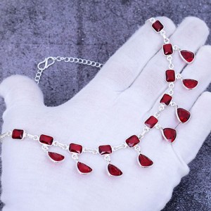 Pendentif en grenat naturel du Mozambique, fait main, en argent sterling 925, collier élégant de style bohème, cadeau d'anniversaire pour femmes - Product Image 1
