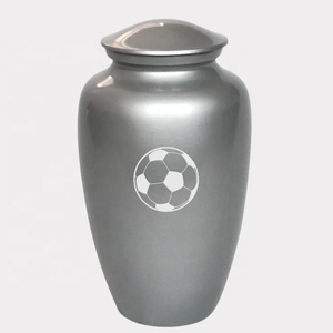 Urne funéraire en métal gris en forme de ballon de football avec finition mate, pour cendres commémoratives, récipient funéraire - Product Image 4