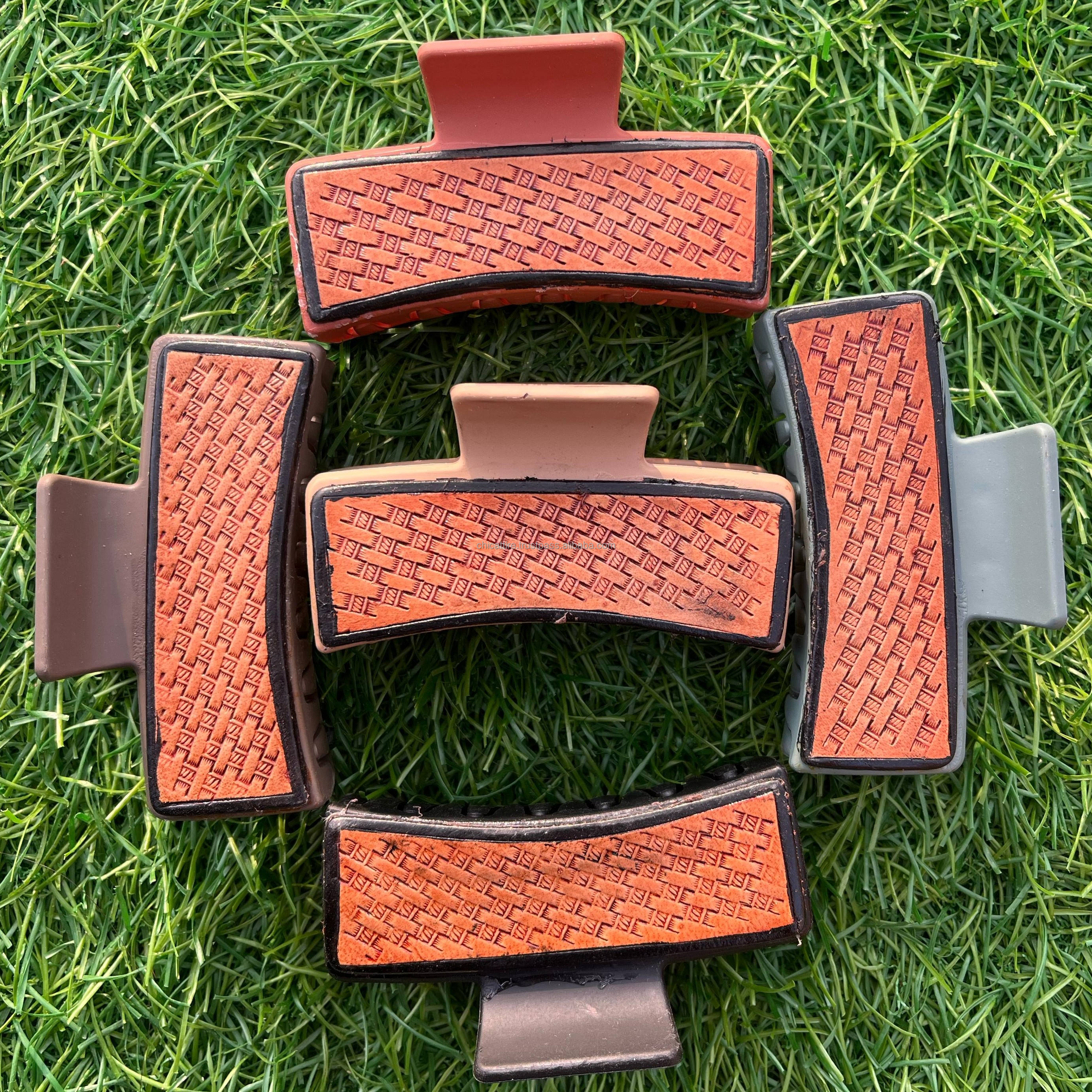 สีน้ำตาล