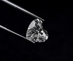 OM GEMS Diamante CVD de Laboratorio de 1.50 Quilates, Corte Corazón, Pulido, Suelto, Certificado IGI, Joyería, Excelente Corte, Color E, Perforado con Láser - Product Image 2