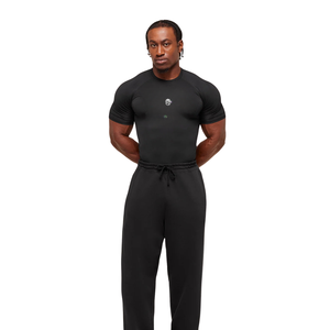 เสื้อยืดบาสเลเยอร์แบบรัดรูปสีดำสำหรับชุดกีฬาผู้ชาย ชุดออกกำลังกาย และชุดวอร์ม พร้อมความยืดหยุ่นที่สวมใส่สบาย - Product Image 4