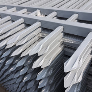 Clôtures en fer forgé de rambarde en acier de <span class=keywords><strong>zinc</strong></span> enduit de jardin de luxe léger à bas <span class=keywords><strong>prix</strong></span> - Product Image 4