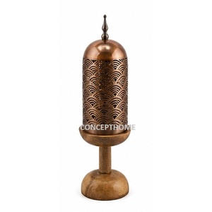 Brûleur d'encens en cuivre avec base en bois, couvercle perforé, fait main, usage religieux, toutes saisons - Product Image 6