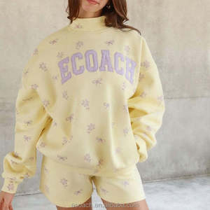 Sudadera Verde Bosque con Cuello Alto Blanco, Cuerpo Verde Oscuro Liso, Mangas Largas, Puños y Dobladillo en Contraste, Ropa con Logotipo Personalizado - Product Image 6