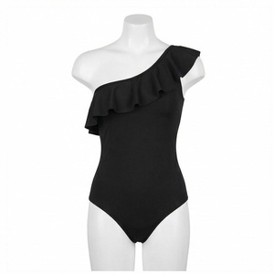 Ensemble de yoga 2 pièces imprimé papillon bleu avec finition dorée, body à col en V profond et jupe portefeuille longueur genou - Product Image 1