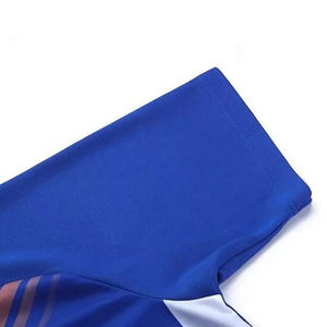Ensemble d'uniformes de football imprimés haut de gamme en gros – Maillot et short de football personnalisés, professionnels, respirants, anti-UV, grandes tailles - Product Image 3