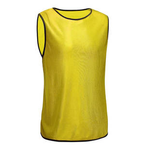 Chalecos de Entrenamiento de Fútbol Sublimados Reversibles de Primera Calidad, Chalecos Deportivos de Secado Rápido y Cómodos, Chalecos de Fútbol de Malla con Logotipo Personalizado - Product Image 4