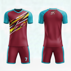 Ensemble d'uniformes de football par sublimation, maillot et short de football personnalisés, tenue d'entraînement professionnelle, taille personnalisée, design sportif - Product Image 1