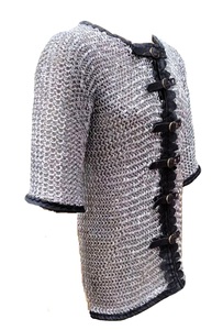 Haut de gilet en maille artisanal avec garniture en cuir, en acier doux, anneaux rivetés plats, manches longues, pour reconstitution historique de l'armure de chevalier. - Product Image 2