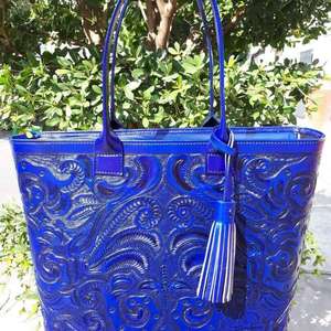 Bolsos de Cuero a Precio de Fábrica, Diseño OEM, Bolsos Modernos, Accesorios de Moda para Mujer, Bolso de Cuero Grabado por Diseñador - Product Image 3