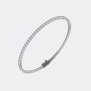 Pulsera de tenis con diamantes engastados en punta estilo princesa de 4.392 quilates totales - Product Image 6