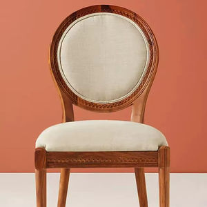 Chaise de salle à manger en teck moderne, durable et écologique, avec dossier rond et assise en cuir rembourré - Product Image 1