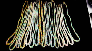 Perles d'opale éthiopienne naturelle pierres précieuses Welo perles d'opale de feu Cabochon lisse poli semi-précieux taille 2.5mm-4mm - Product Image 2