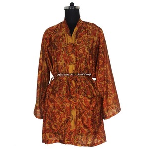 KS009 Kimono Vintage de Seda con Manga Corta, Estilo Sari, Vestido Corto Bohemio, Kimono Vintage, Vestido Corto de Dama de Honor, Estilo Bohemio - Product Image 2