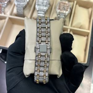 Montre de luxe entièrement sertie de pierres Moissanite VVS, chiffres arabes, boîtier octogonal royal 30 mm, affichage de la date, design Hip Hop, jaune - Product Image 3