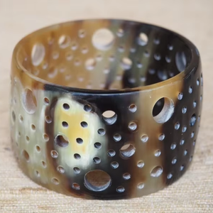 Bracelet en corne de buffle naturelle de luxe fait main, bijoux de mode - Product Image 1