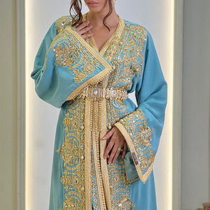 Caftán Marroquí de Novia, Vestido de Lujo con Bordado y Cristales, Cola Larga, Vestido de Novia Tradicional Marroquí - Product Image 2