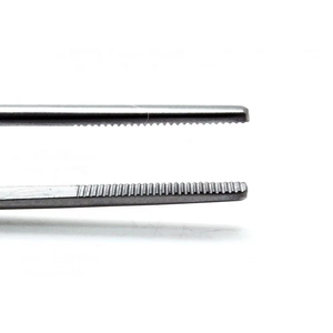 Pinzas de Bayoneta Quirúrgicas GUJJAR de 16 cm, para Aplicación de Apósitos, con Punta Serrada de 1.7 cm, de Acero Inoxidable, Manuales, con Certificación CE, para Uso Quirúrgico y Dental - Product Image 5