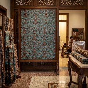 Handcrafted Indonesian Hand Drawn <b>Batik</b> Tulis Cotton Fabric Traditional Sido Mukti Motif Indigo Brown Premium Textile Material - Product Image 6