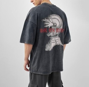 เสื้อยืดสตรีทแวร์วินเทจทรงหลวมแบบหนา พิมพ์ลายดิจิตอลโลโก้แบรนด์ตามสั่ง เสื้อยืดโอเวอร์ไซส์ทรงครอปฟอกสีสำหรับผู้ชาย - Product Image 1