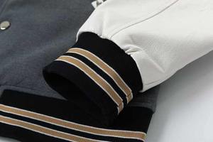 Chaqueta de cuero y algodón gris con cuello alto, logotipo frontal, diseño de diamantes gruesos, chaqueta universitaria personalizada para hombre, chaqueta varsity para hombre - Product Image 5