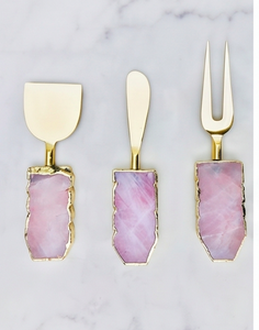 Juego de cuchillos para queso con mango de ágata rosa, cubiertos chapados en oro, ideales para servir en fiestas elegantes. - Product Image 1