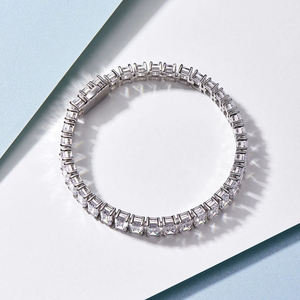 Pulsera de tenis de plata 925 con diamantes de corte esmeralda para mujer, engaste de canal, estilo clásico - Product Image 2
