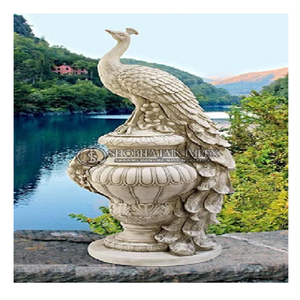 Estatua de pavo real de diseño para decoración con pedestal, para uso en interiores y exteriores. - Product Image 1