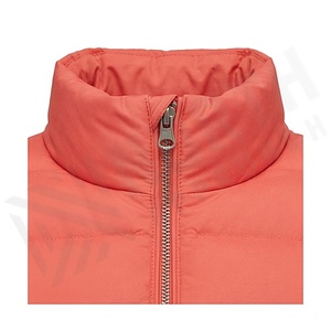 เสื้อแจ็คเก็ตผู้หญิงสีคอรัลแบบเย็บลาย  แขนยาว คอตั้ง ปิดด้วยซิป เหมาะสำหรับฤดูหนาว บุด้วยโพลีเอสเตอร์ - Product Image 4