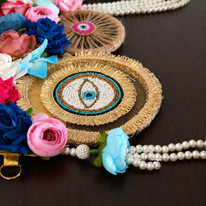 Guirlande décorative murale ou toran de porte, faite main, à motif floral, avec perles et œil porte-bonheur, et pampille en jute avec médaillon, pour la décoration intérieure - Product Image 5