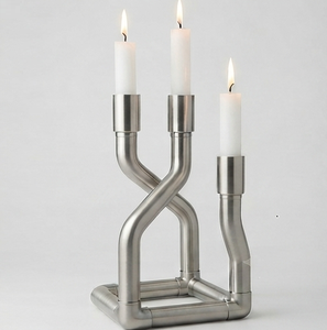 Candélabre moderne en métal argenté à 3 bras, support de bougie en tuyau industriel pour la décoration de la maison - Product Image 1