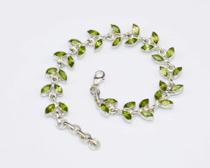 Pulsera de Peridoto Natural con Plata de Ley 925 |   Joyería de Peridoto Verde Hecha a Mano |   Pulsera Ajustable de Plata para Mujer - Product Image 1