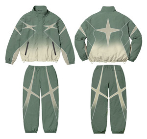 Conjunto Deportivo Unisex con Capucha Negra, Chaqueta con Cierre Completo y Pantalones Blancos, Corte Holgado, Estilo Deportivo Estampado, Ropa de Otoño - Product Image 2
