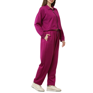 Conjunto Deportivo Corto para Mujer al por Mayor, Sudadera Corta con Hombros Caídos y Estampado Personalizado de Manga Larga y Pantalones para Invierno - Product Image 3