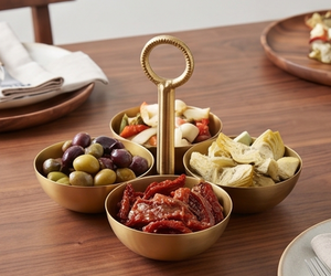 Service de table en métal doré de qualité supérieure à 3 compartiments avec poignée en anneau, design minimaliste fait main, idéal pour servir les aliments et offrir en cadeau - Product Image 3