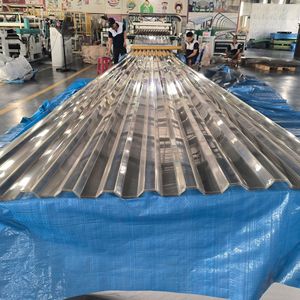 แผ่นโพลีคาร์บอเนตลูกฟูก ป้องกันรังสียูวี ทนแรงกระแทกสูง ทนทานต่อสภาพอากาศ น้ำหนักเบา สำหรับหลังคาโรงเรือนและกันสาด - Product Image 5