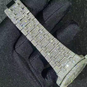 Montre en quartz avec diamants moissanite tendance Nova Empire pour hommes, avec un cadran épuré et un style haut de gamme - Product Image 5