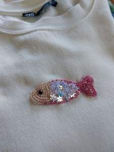 Camiseta sin mangas de moda con bordado de cuentas de semillas, elegante y de gran venta, personalizable en color blanco. - Product Image 3