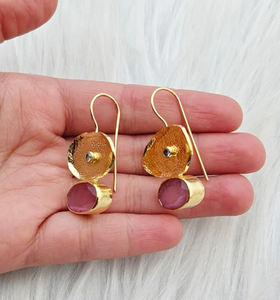 Pendientes de diseñador con textura de ojo de gato rosa, corte ovalado, con dije metálico y pequeños circonitas, chapados en oro de 18k, pendientes colgantes de moda con gancho. - Product Image 3