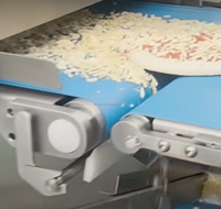 Nouvelle machine automatique pour l'application des garnitures de pizza - Application de sauce tomate - Application de fromage - Application de pepperoni