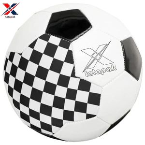 Ballon de football professionnel de taille officielle 5, léger, écologique, de qualité export, personnalisable, en cuir PVC/PU résistant pour l'extérieur - Product Image 1