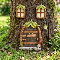 Accessoires de jardin féerique miniature en résine : Porte d'accueil avec fenêtres assorties et lanterne suspendue pour intérieur et extérieur