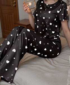 Conjunto de Pijama de Manga Corta para Mujer con Estampado de Corazones - Cuello Redondo Informal, Apto para Todas las Estaciones, con Diseño de Corazón Verde - Product Image 2