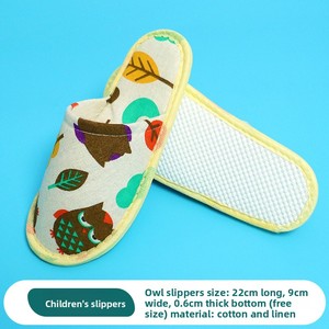 Chaussons jetables antidérapants et résistants à l'usure pour hôtels, parfaits pour les voyages, les centres de villégiature et les spas - Product Image 3