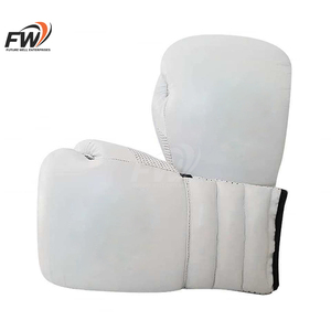 ถุงมือชกมวยหนังแท้คุณภาพสูงสั่งทำพิเศษสำหรับผู้ใหญ่ ขนาด 6 ออนซ์-16 ออนซ์ ถุงมือชกมวยคุณภาพสูงระดับมืออาชีพสั่งทำพิเศษ - Product Image 3