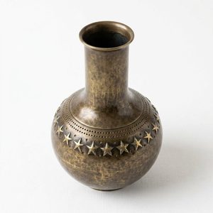 Jarrón de Mesa de Latón Hecho a Mano de 13 cm, Latón Antiguo con Doble Hilera Perforada, Banda Perforada Sitara, Decoración Metálica Mediana para el Hogar, Hotel, Boda - Product Image 2