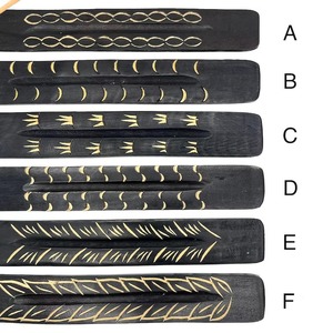 Quemador de Bakhoor de madera pulida con bordes lisos, perfecto para quemar de forma segura resina de Bakhoor y trozos de carbón. - Product Image 3
