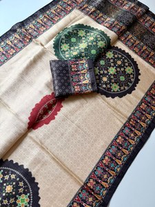 ผ้าซารีไหมนุ่มพิเศษ Reglance Premium Nylon Jari Jacquard Dola ลายพิมพ์ดิจิทัลสไตล์ Ajrakh Bandhani พร้อมขอบผ้าปักดิ้นดิบสองชั้น - Product Image 2
