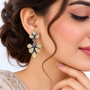 Pendientes Colgantes Florales de Ónix Plateado Oxidado de Latón al por Mayor |   Joyería Artificial Vintage para Fiestas |   OEM ODM Directo de Fábrica - Product Image 2